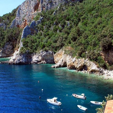 Apartments Barbara Brseč Εξωτερικό φωτογραφία