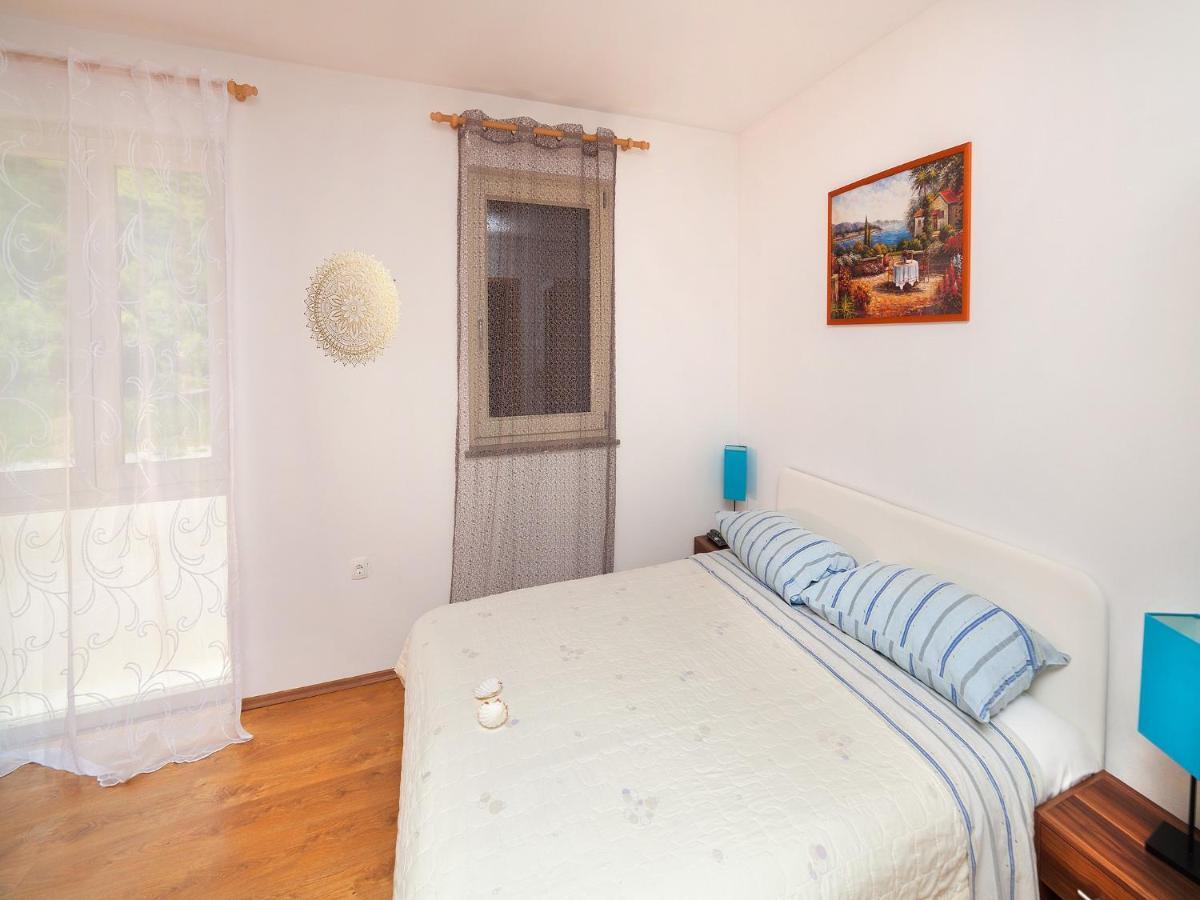 Apartments Barbara Brseč Εξωτερικό φωτογραφία