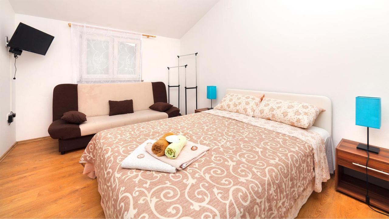 Apartments Barbara Brseč Εξωτερικό φωτογραφία