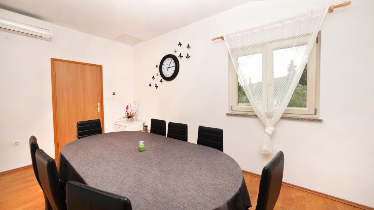 Apartments Barbara Brseč Εξωτερικό φωτογραφία