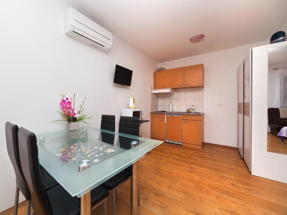 Apartments Barbara Brseč Εξωτερικό φωτογραφία