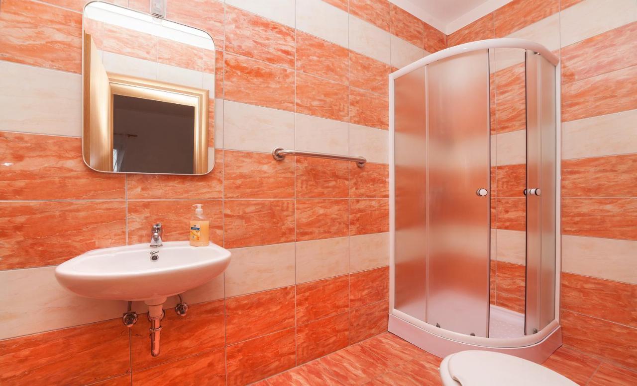 Apartments Barbara Brseč Εξωτερικό φωτογραφία